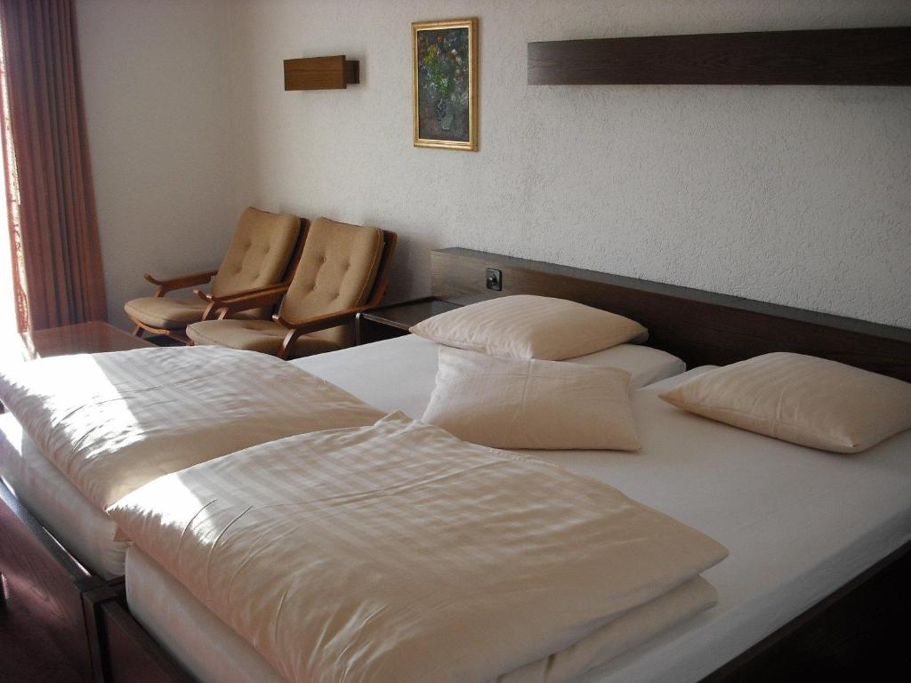 Hotel La Comanella à Comano Chambre photo
